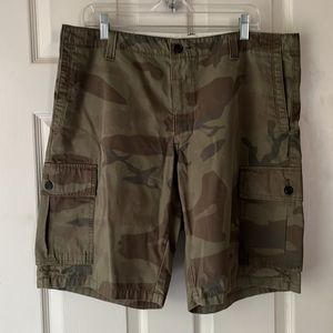 Men’s Green Camo Cargo Shorts
